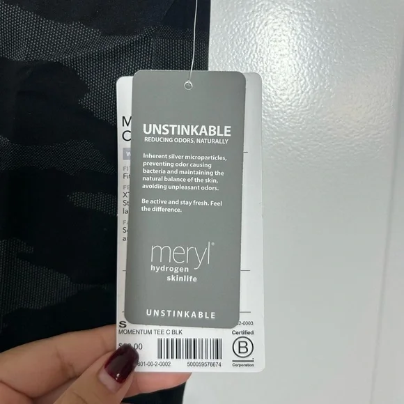 Athleta Momentum Camo Black Seamless T Shirt size small atheisure athletic NWT - Picture 9 of 13